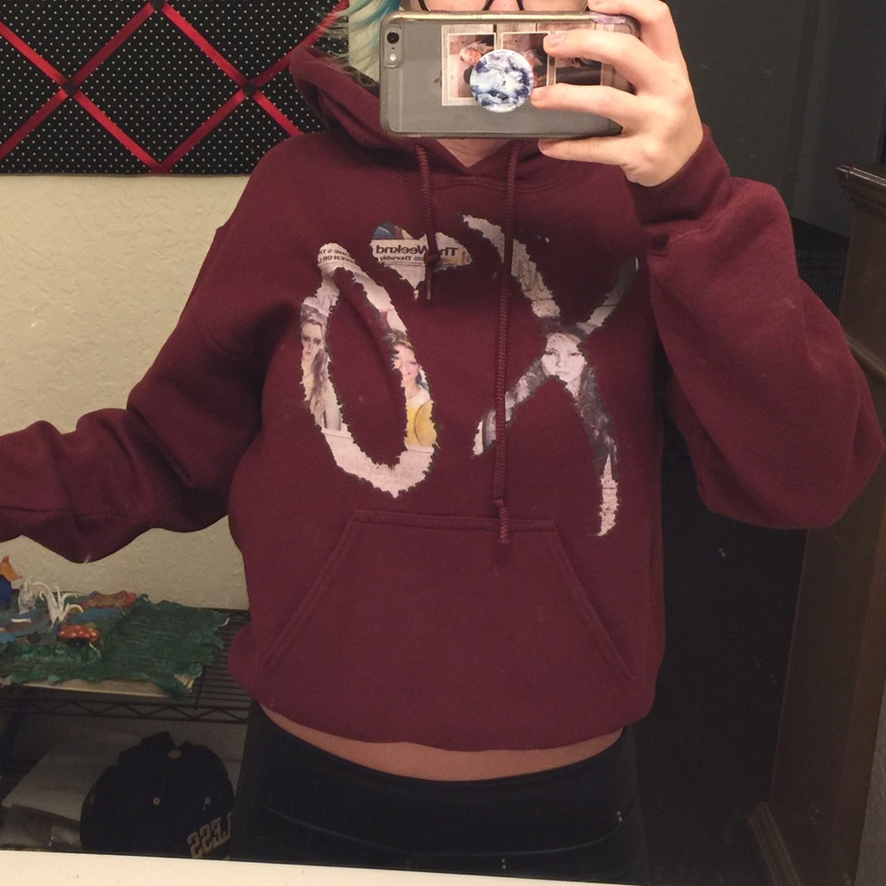 XO THURSDAY HOODIE / the weeknd